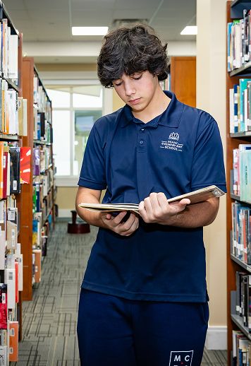 MCDS Upper School students studying together